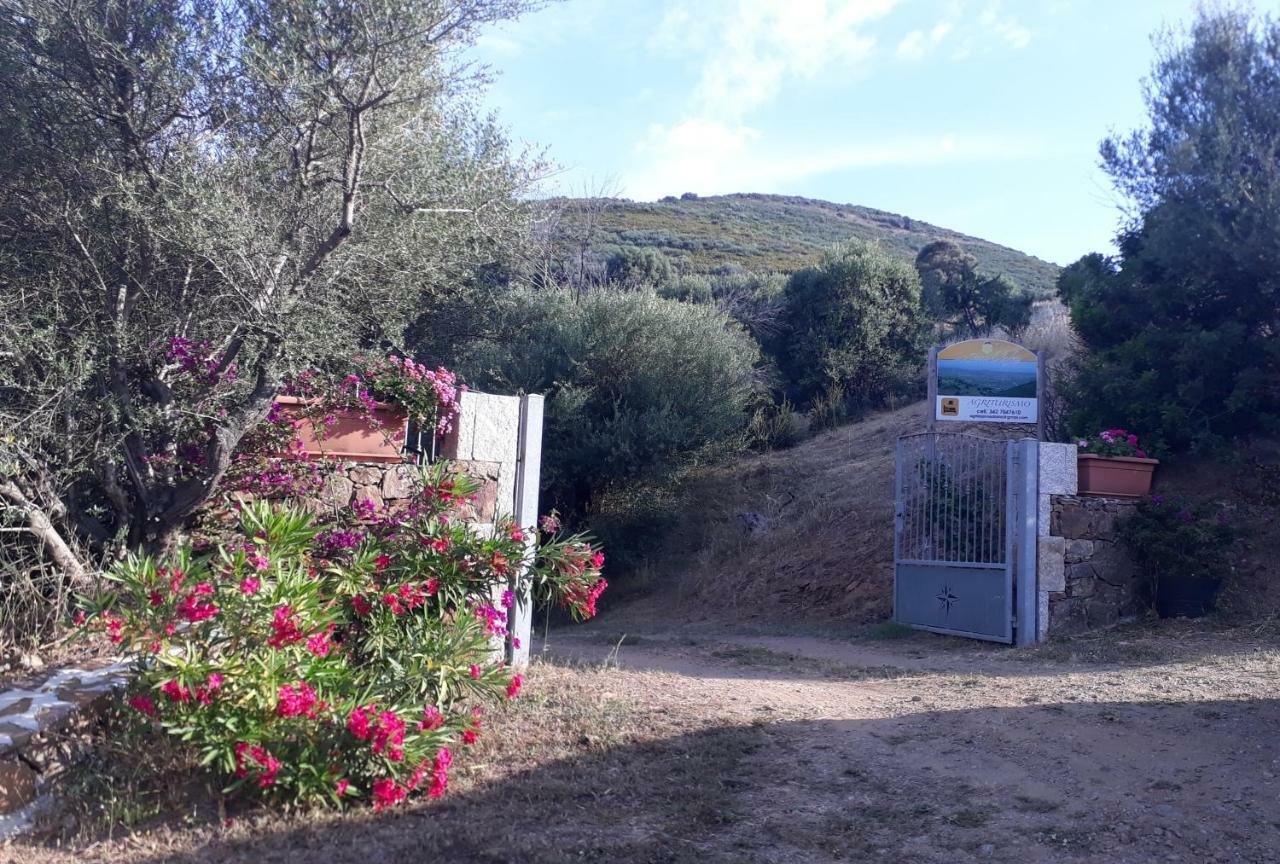 Azienda Agrituristica La Janna Di La Faj Budoni Extérieur photo